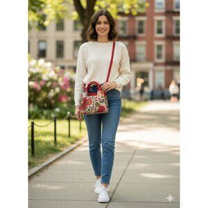 Red  "Danae" Jute Bag : This name is used by a manufacturer for a similar bag.